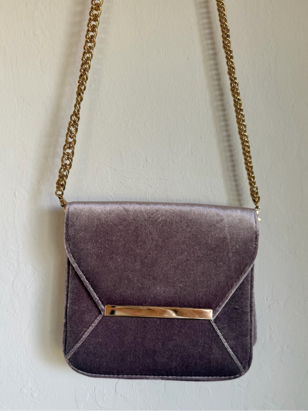 Miss Bennett London Velvet Envelope Bag Gold Chain Shoulder Strap in Sugarplum